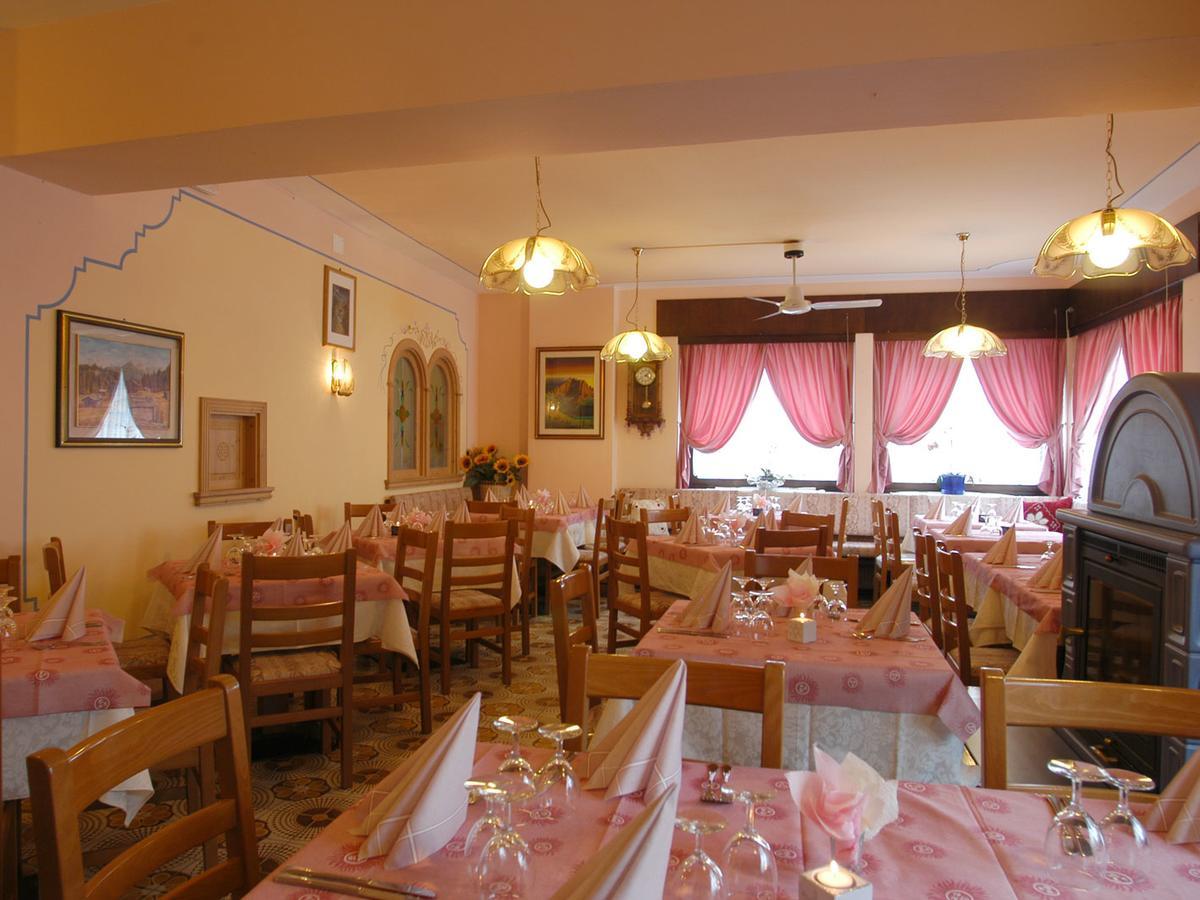 Hotel Aurora Rocca Pietore Ngoại thất bức ảnh